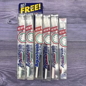 6 LOT Aquafresh VTG FLEX NECK Toothbrush Soft/Medium Full Bristles Flexible Head